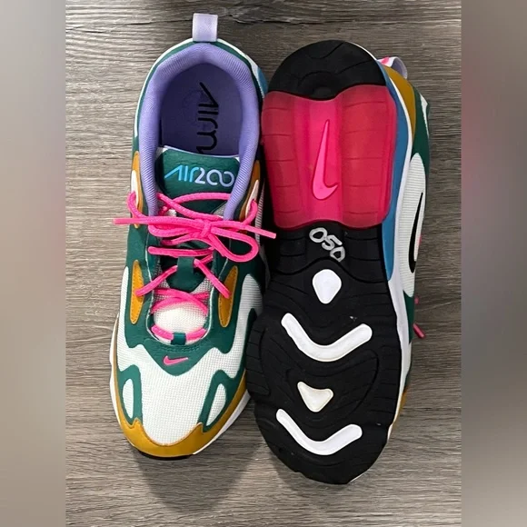 Nike Women’s Air Max 200 - Picture 6 of 6